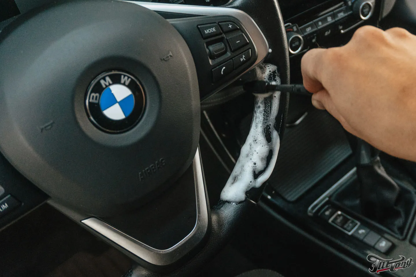 Химчистка салона и мойка подкапотного пространства BMW X1